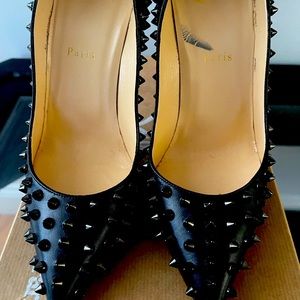 CHRISTIAN LOUBOUTIN